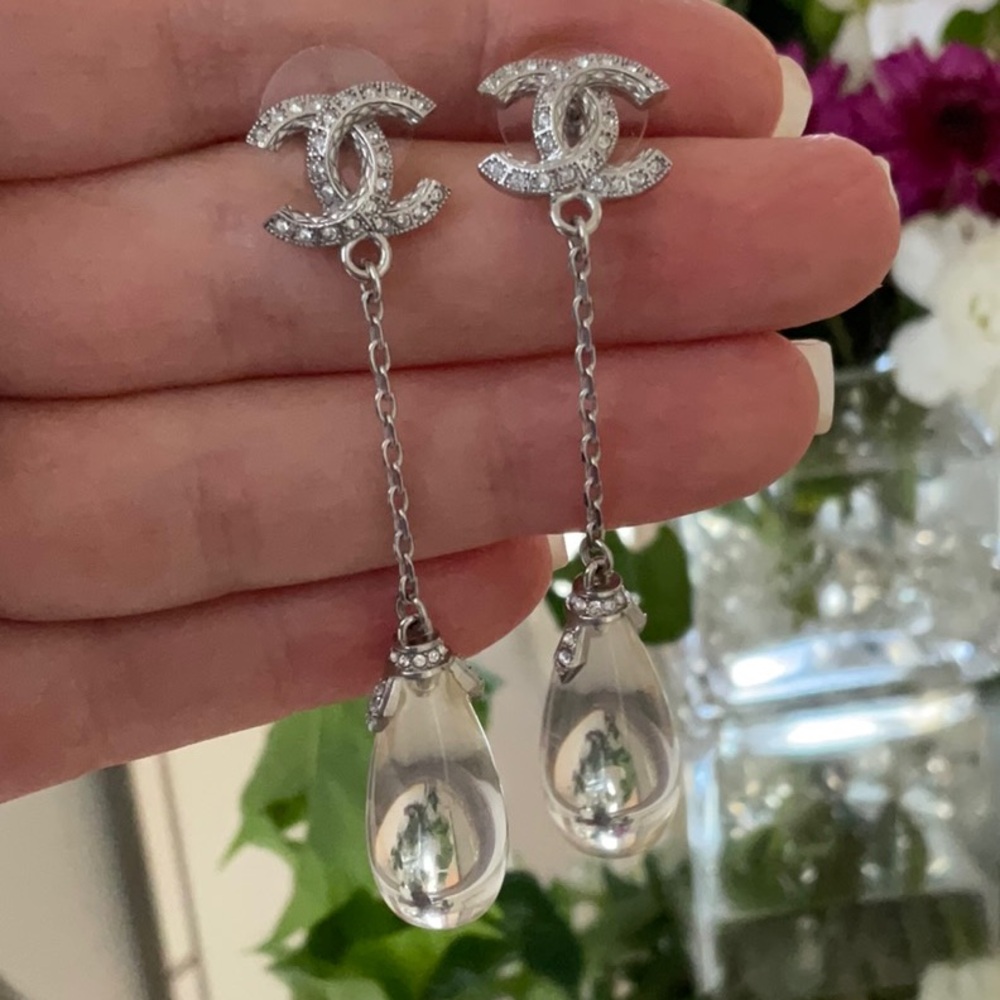 Beautiful water drop earrings
